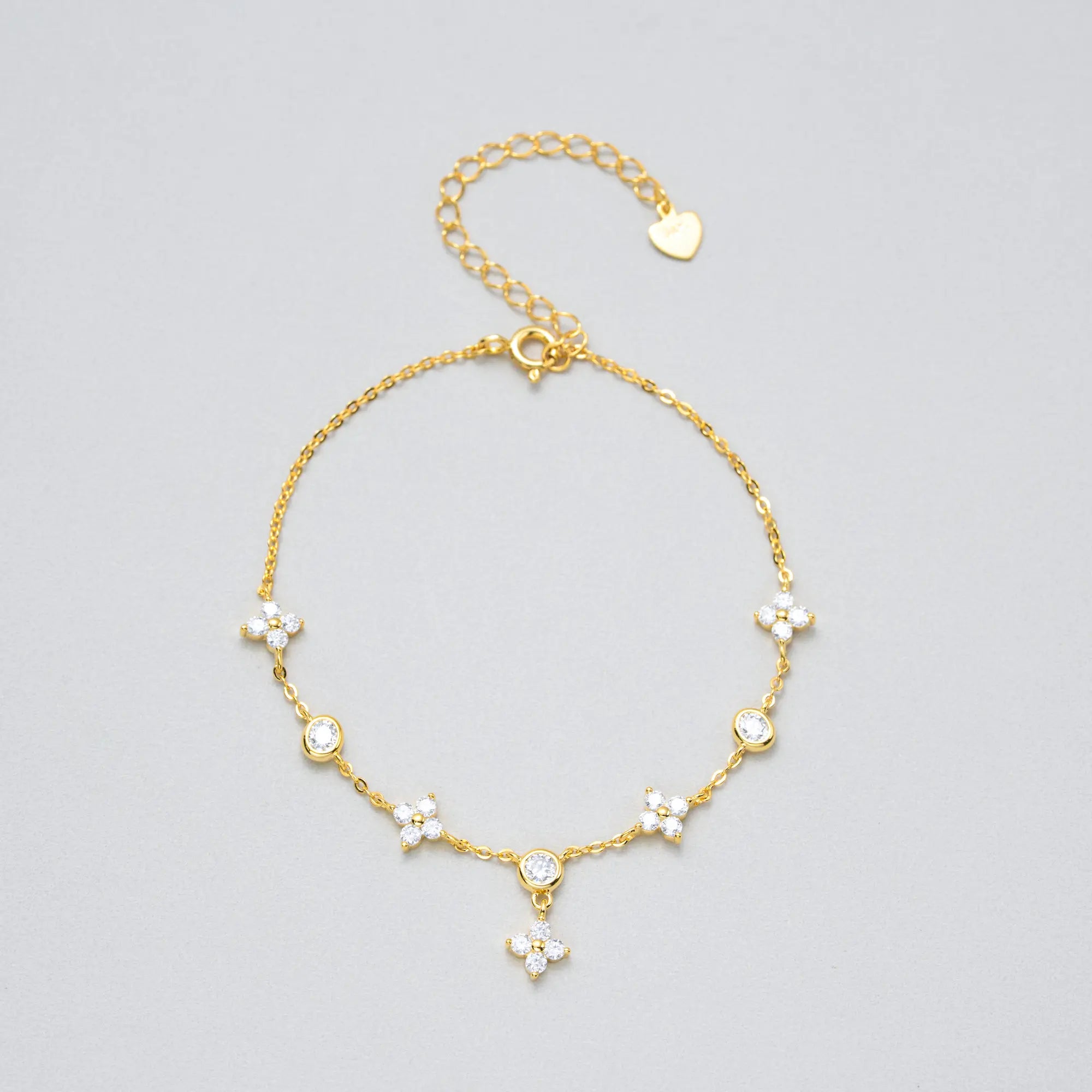 Lucky Clover Bracelet with Moissanite